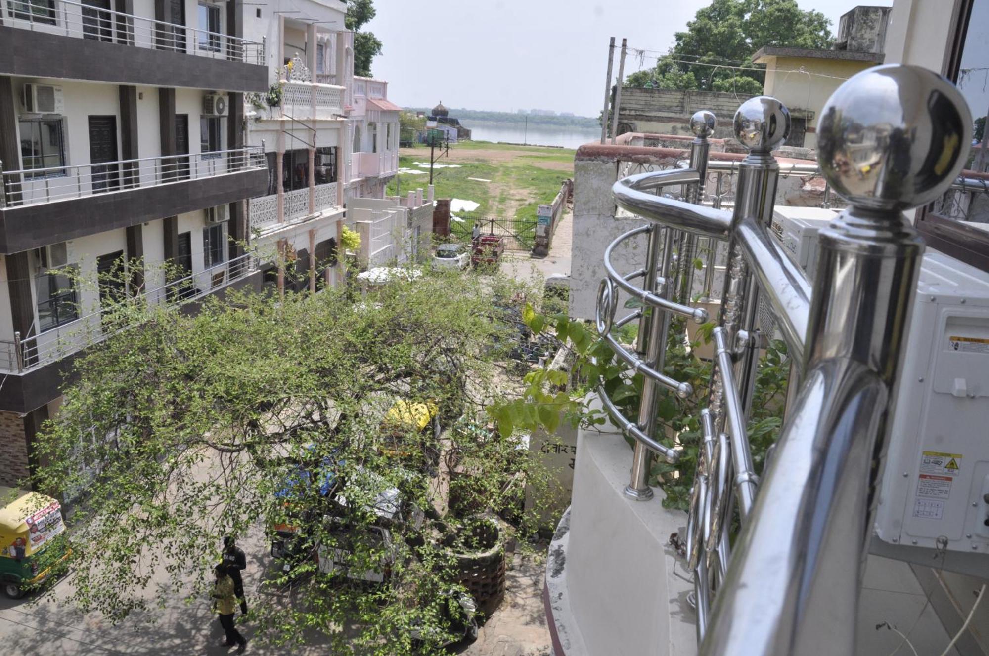 Golden River Bed & Breakfast Varanasi